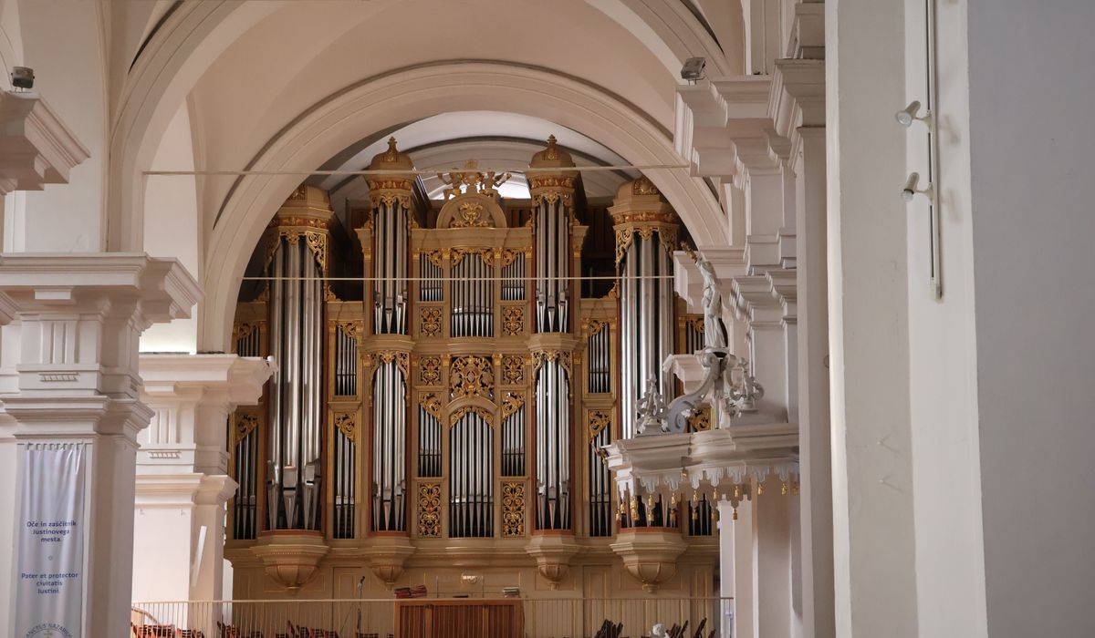 A Short History of English Organ Building Traditions